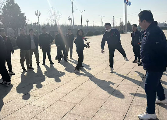 凝心聚力強(qiáng)堡壘，勇毅前行開(kāi)新局